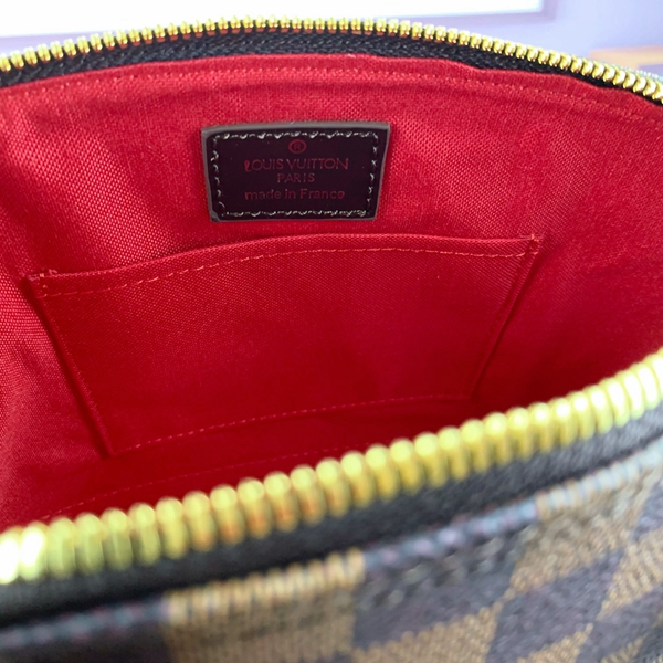 ルイヴィトンバッグ着用イメージ